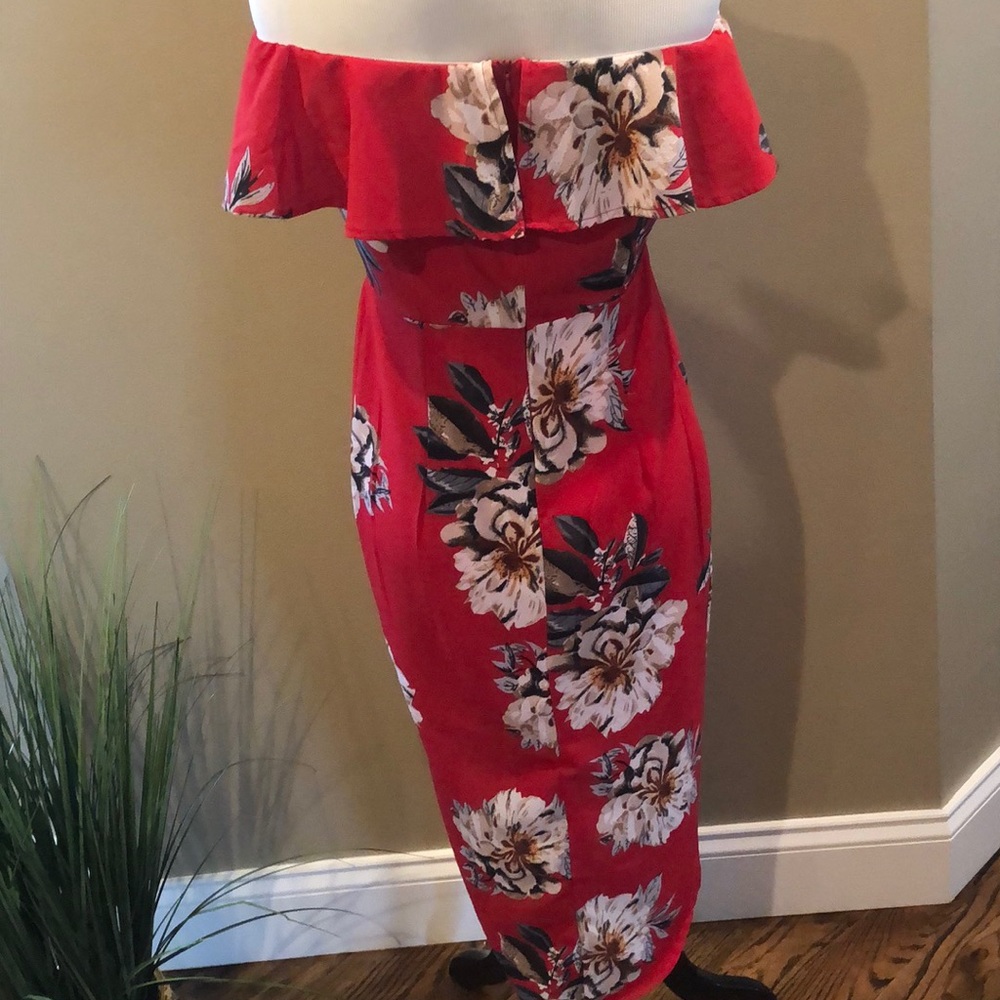 Red floral dress - Picture 6 of 8